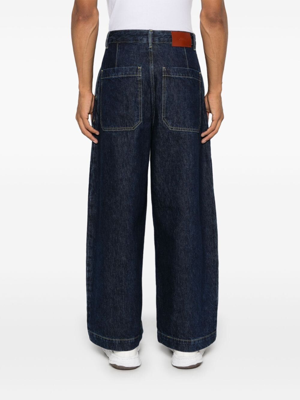 Single pleat jeans