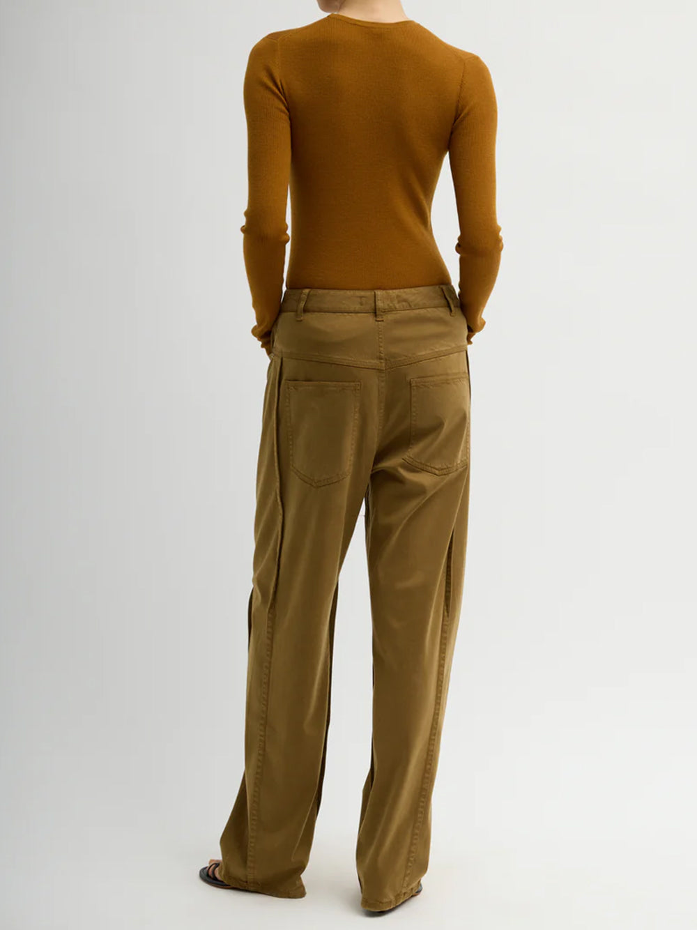 Pantaloni "Garment Dyed Stretch Twill Tuck"