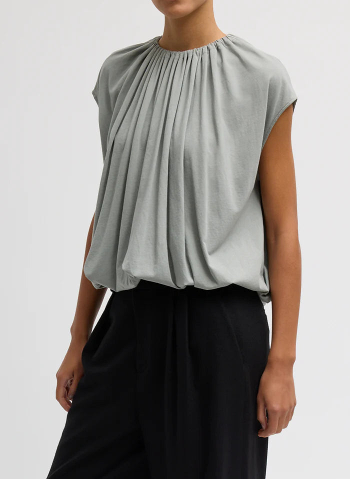 T-Shirt "Program Shirred Neck Circular Top"