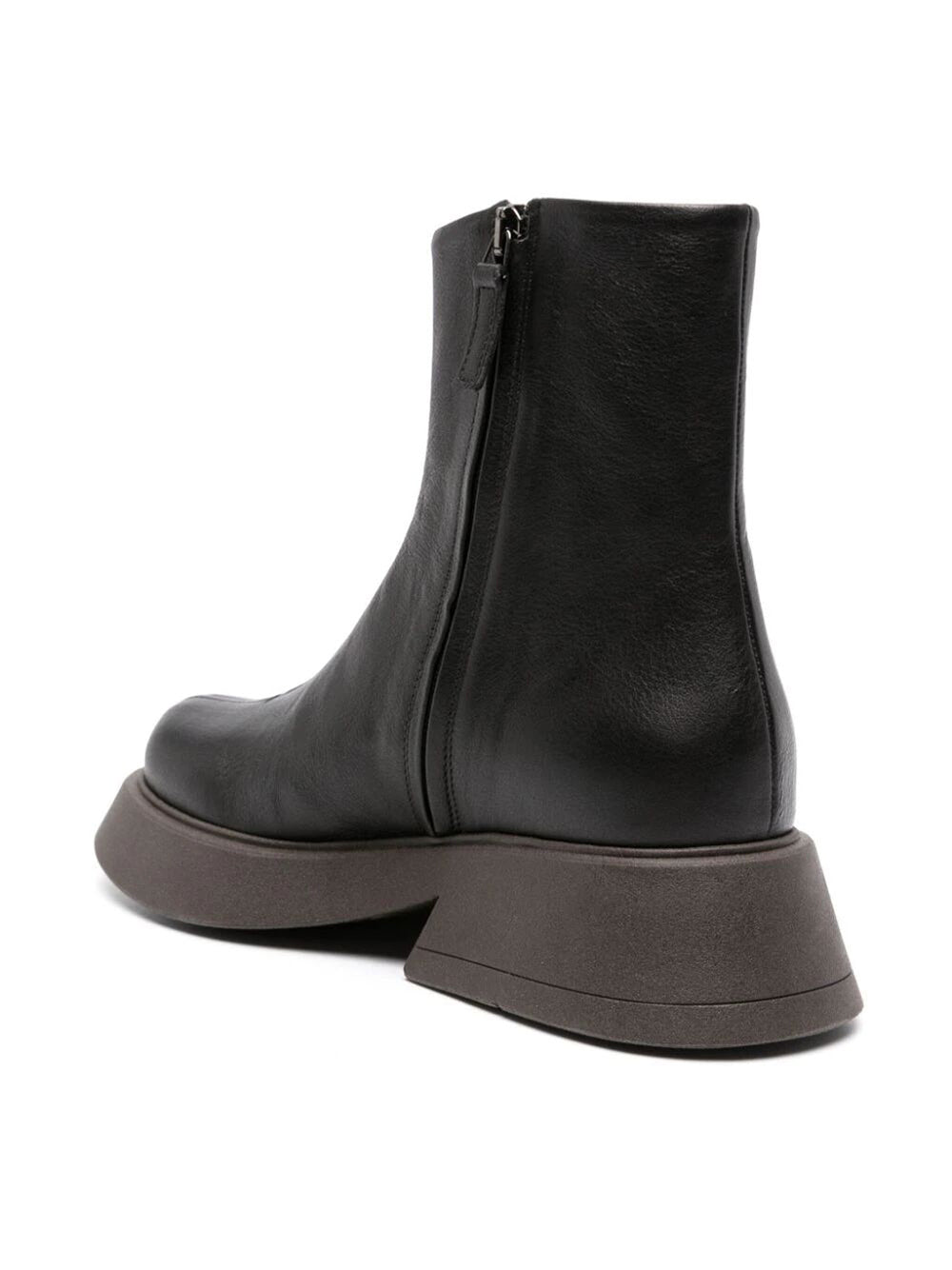 leather ankle boot with central stitching